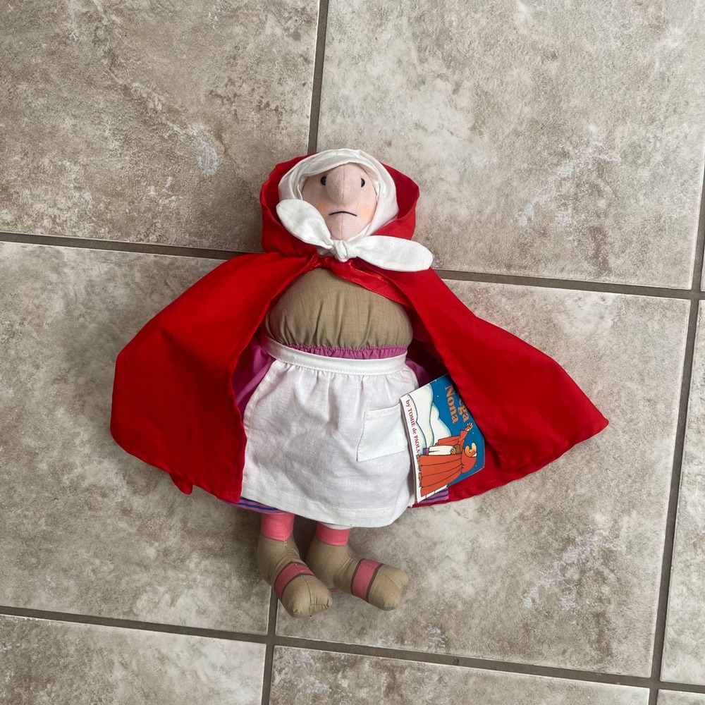 Strega Nona Tomie de Paola Plush Doll Red Cape White Apron NWT 1987 collector